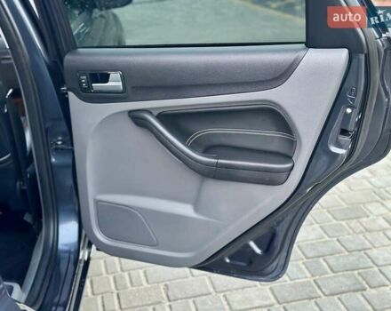 Серый Форд Фокус, объемом двигателя 1.6 л и пробегом 234 тыс. км за 6800 $, фото 30 на Automoto.ua