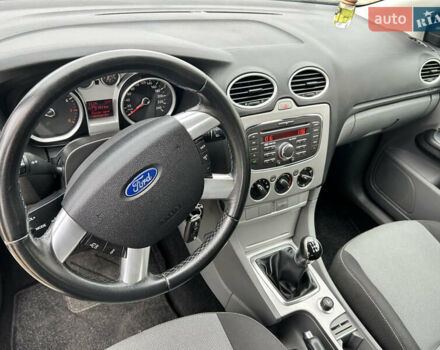 Сірий Форд Фокус, об'ємом двигуна 1.6 л та пробігом 200 тис. км за 5990 $, фото 19 на Automoto.ua