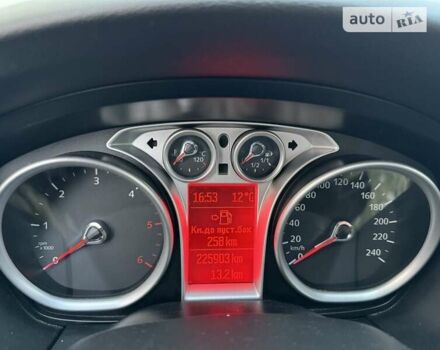 Серый Форд Фокус, объемом двигателя 1.56 л и пробегом 226 тыс. км за 5600 $, фото 6 на Automoto.ua