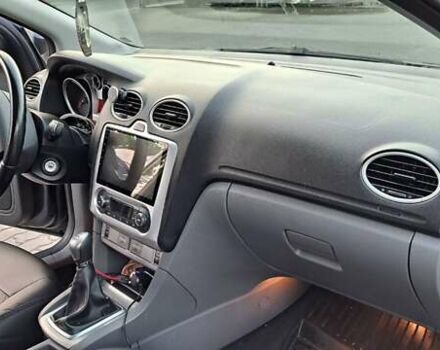 Серый Форд Фокус, объемом двигателя 1.6 л и пробегом 310 тыс. км за 6000 $, фото 10 на Automoto.ua