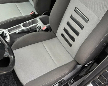 Сірий Форд Фокус, об'ємом двигуна 1.6 л та пробігом 217 тис. км за 5600 $, фото 15 на Automoto.ua