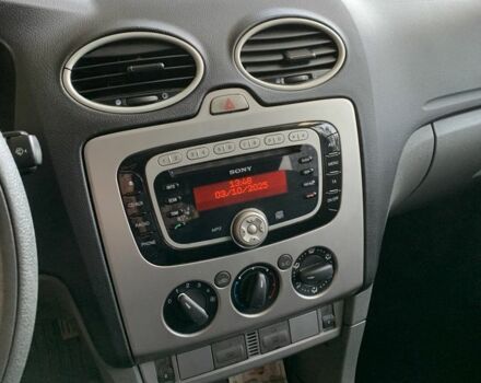 Сірий Форд Фокус, об'ємом двигуна 1.6 л та пробігом 194 тис. км за 6000 $, фото 3 на Automoto.ua