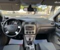 Сірий Форд Фокус, об'ємом двигуна 1.6 л та пробігом 300 тис. км за 5990 $, фото 12 на Automoto.ua