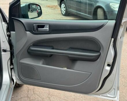 Сірий Форд Фокус, об'ємом двигуна 1.6 л та пробігом 300 тис. км за 5440 $, фото 21 на Automoto.ua