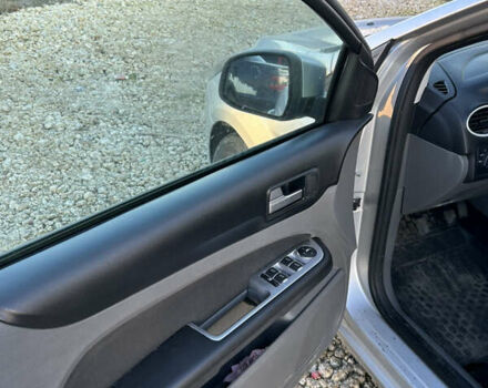 Серый Форд Фокус, объемом двигателя 1.56 л и пробегом 295 тыс. км за 5300 $, фото 3 на Automoto.ua