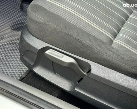 Серый Форд Фокус, объемом двигателя 1.6 л и пробегом 300 тыс. км за 5440 $, фото 13 на Automoto.ua