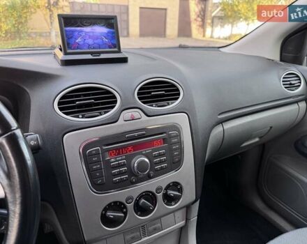 Серый Форд Фокус, объемом двигателя 1.6 л и пробегом 214 тыс. км за 6500 $, фото 8 на Automoto.ua