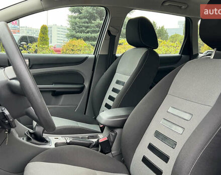 Серый Форд Фокус, объемом двигателя 1.56 л и пробегом 175 тыс. км за 5400 $, фото 8 на Automoto.ua