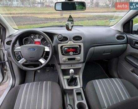 Серый Форд Фокус, объемом двигателя 1.6 л и пробегом 241 тыс. км за 6200 $, фото 13 на Automoto.ua