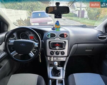 Форд Фокус 2010 в Конотопе на Automoto.ua Серый Форд Фокус, объемом двигателя 1.6 л и пробегом 277 тыс. км за 6000 $, фото 3 на Automoto.ua