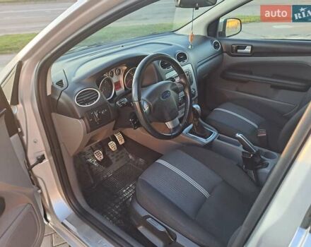 Серый Форд Фокус, объемом двигателя 1.6 л и пробегом 200 тыс. км за 6400 $, фото 13 на Automoto.ua