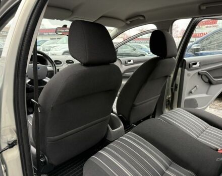 Серый Форд Фокус, объемом двигателя 1.6 л и пробегом 156 тыс. км за 6850 $, фото 5 на Automoto.ua