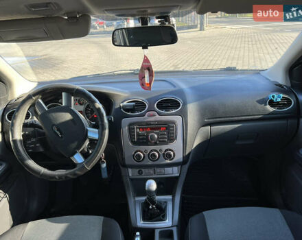 Серый Форд Фокус, объемом двигателя 1.6 л и пробегом 270 тыс. км за 5999 $, фото 38 на Automoto.ua