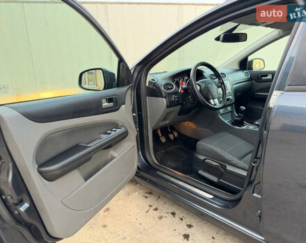 Серый Форд Фокус, объемом двигателя 1.6 л и пробегом 282 тыс. км за 5500 $, фото 39 на Automoto.ua