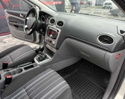 Серый Форд Фокус, объемом двигателя 1.6 л и пробегом 156 тыс. км за 6850 $, фото 15 на Automoto.ua