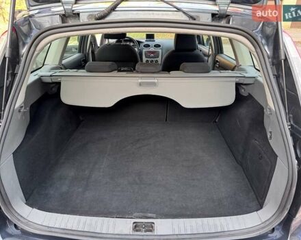 Серый Форд Фокус, объемом двигателя 1.6 л и пробегом 214 тыс. км за 6500 $, фото 10 на Automoto.ua