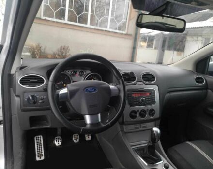 Сірий Форд Фокус, об'ємом двигуна 1.6 л та пробігом 253 тис. км за 5200 $, фото 4 на Automoto.ua
