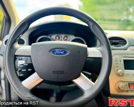 Серый Форд Фокус, объемом двигателя 1.6 л и пробегом 185 тыс. км за 6700 $, фото 6 на Automoto.ua