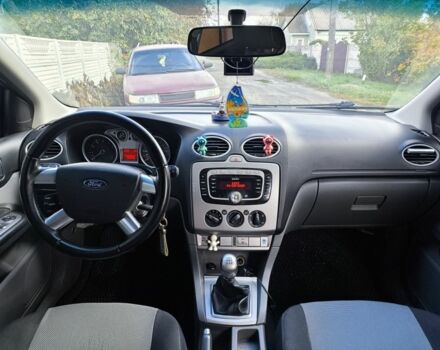 Серый Форд Фокус, объемом двигателя 1.6 л и пробегом 277 тыс. км за 6200 $, фото 5 на Automoto.ua