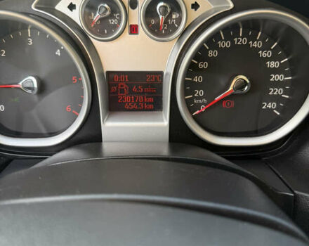 Серый Форд Фокус, объемом двигателя 1.6 л и пробегом 230 тыс. км за 4650 $, фото 15 на Automoto.ua