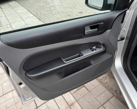 Серый Форд Фокус, объемом двигателя 1.6 л и пробегом 188 тыс. км за 5700 $, фото 7 на Automoto.ua