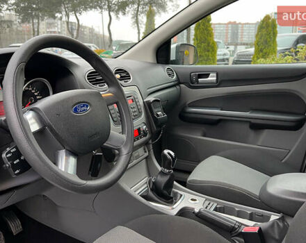 Серый Форд Фокус, объемом двигателя 1.56 л и пробегом 175 тыс. км за 5400 $, фото 9 на Automoto.ua