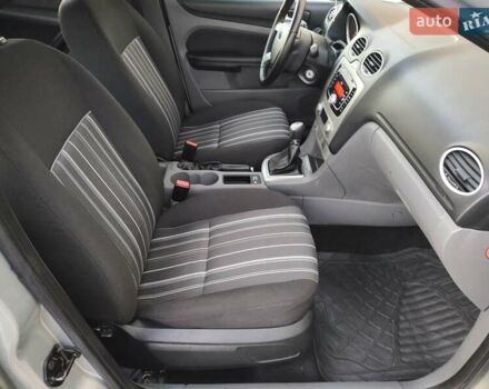 Серый Форд Фокус, объемом двигателя 1.6 л и пробегом 220 тыс. км за 5699 $, фото 20 на Automoto.ua