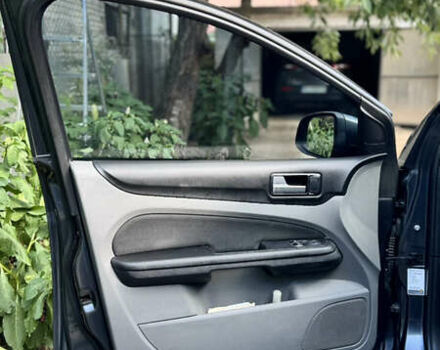 Сірий Форд Фокус, об'ємом двигуна 1.6 л та пробігом 246 тис. км за 5499 $, фото 6 на Automoto.ua