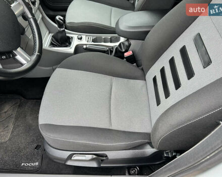 Сірий Форд Фокус, об'ємом двигуна 1.6 л та пробігом 200 тис. км за 5990 $, фото 16 на Automoto.ua