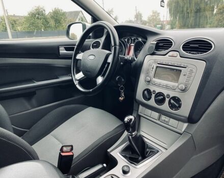 Серый Форд Фокус, объемом двигателя 1.6 л и пробегом 302 тыс. км за 5999 $, фото 11 на Automoto.ua