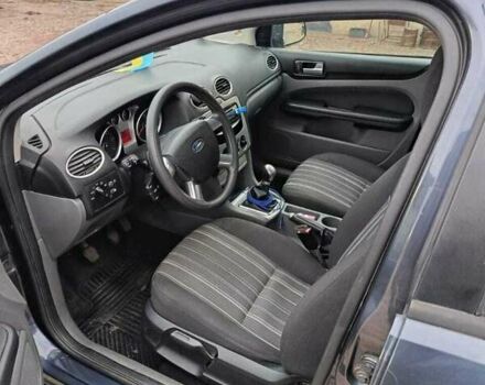 Серый Форд Фокус, объемом двигателя 1.56 л и пробегом 270 тыс. км за 5400 $, фото 6 на Automoto.ua