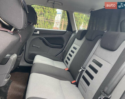 Сірий Форд Фокус, об'ємом двигуна 1.6 л та пробігом 303 тис. км за 6200 $, фото 42 на Automoto.ua