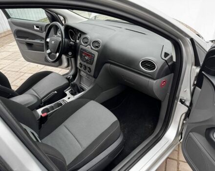 Серый Форд Фокус, объемом двигателя 1.6 л и пробегом 188 тыс. км за 5700 $, фото 9 на Automoto.ua