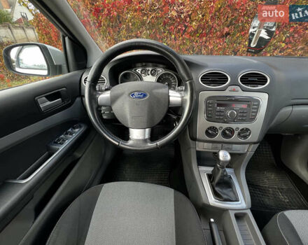 Сірий Форд Фокус, об'ємом двигуна 1.6 л та пробігом 207 тис. км за 6150 $, фото 18 на Automoto.ua