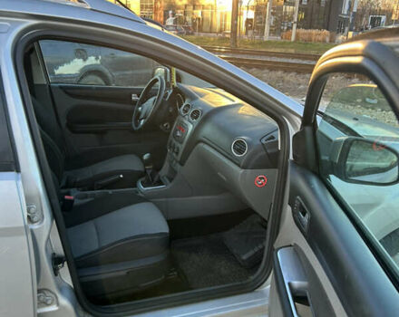 Серый Форд Фокус, объемом двигателя 1.56 л и пробегом 295 тыс. км за 5300 $, фото 4 на Automoto.ua