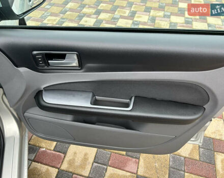 Сірий Форд Фокус, об'ємом двигуна 1.6 л та пробігом 200 тис. км за 5990 $, фото 32 на Automoto.ua