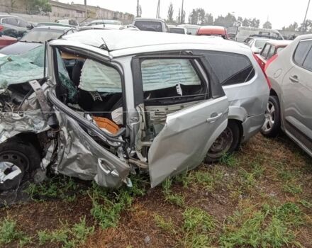 Сірий Форд Фокус, об'ємом двигуна 1 л та пробігом 3 тис. км за 2000 $, фото 2 на Automoto.ua
