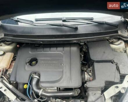 Серый Форд Фокус, объемом двигателя 1.6 л и пробегом 328 тыс. км за 5500 $, фото 11 на Automoto.ua