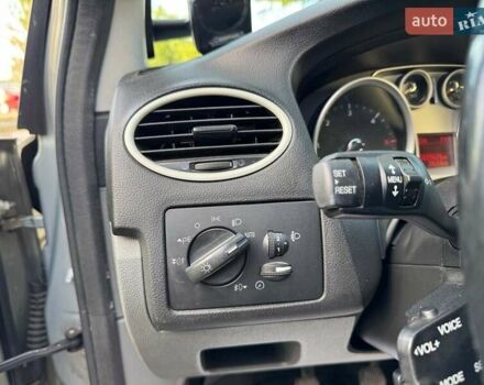 Сірий Форд Фокус, об'ємом двигуна 1.6 л та пробігом 300 тис. км за 5990 $, фото 21 на Automoto.ua