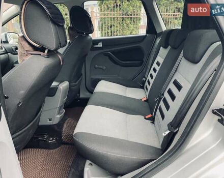 Сірий Форд Фокус, об'ємом двигуна 1.6 л та пробігом 303 тис. км за 6200 $, фото 30 на Automoto.ua