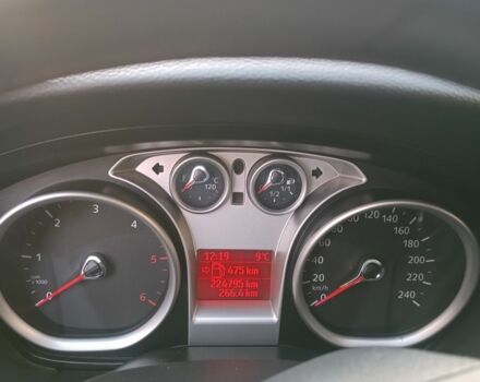 Серый Форд Фокус, объемом двигателя 1.6 л и пробегом 224 тыс. км за 6100 $, фото 12 на Automoto.ua