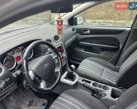 Сірий Форд Фокус, об'ємом двигуна 1.6 л та пробігом 193 тис. км за 5800 $, фото 3 на Automoto.ua