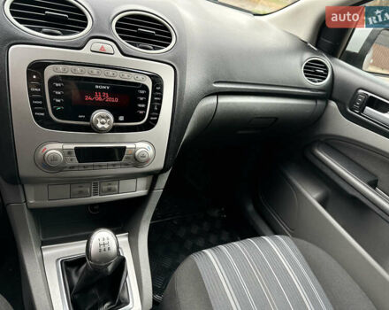 Сірий Форд Фокус, об'ємом двигуна 1.6 л та пробігом 240 тис. км за 5300 $, фото 12 на Automoto.ua