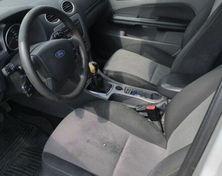 Серый Форд Фокус, объемом двигателя 1.6 л и пробегом 325 тыс. км за 3300 $, фото 5 на Automoto.ua