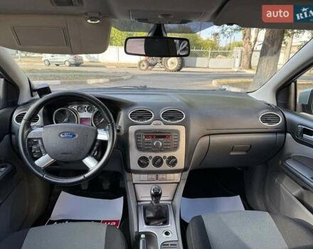Сірий Форд Фокус, об'ємом двигуна 1.6 л та пробігом 300 тис. км за 5990 $, фото 13 на Automoto.ua