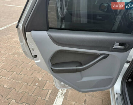 Сірий Форд Фокус, об'ємом двигуна 1.56 л та пробігом 187 тис. км за 5500 $, фото 23 на Automoto.ua