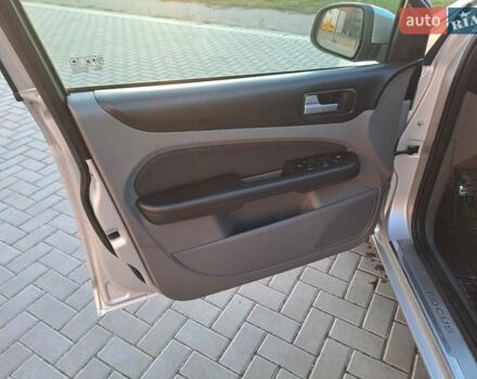 Серый Форд Фокус, объемом двигателя 1.6 л и пробегом 200 тыс. км за 6400 $, фото 14 на Automoto.ua