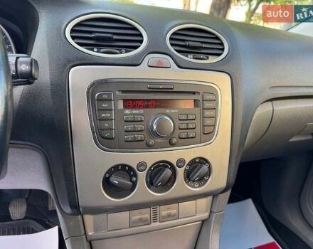 Сірий Форд Фокус, об'ємом двигуна 1.6 л та пробігом 300 тис. км за 5990 $, фото 18 на Automoto.ua