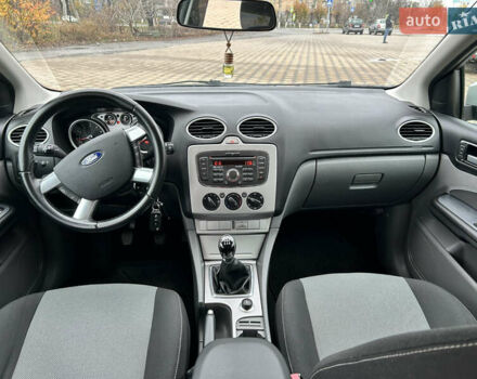 Сірий Форд Фокус, об'ємом двигуна 1.6 л та пробігом 200 тис. км за 5990 $, фото 26 на Automoto.ua