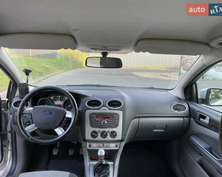 Серый Форд Фокус, объемом двигателя 1.56 л и пробегом 198 тыс. км за 6000 $, фото 9 на Automoto.ua